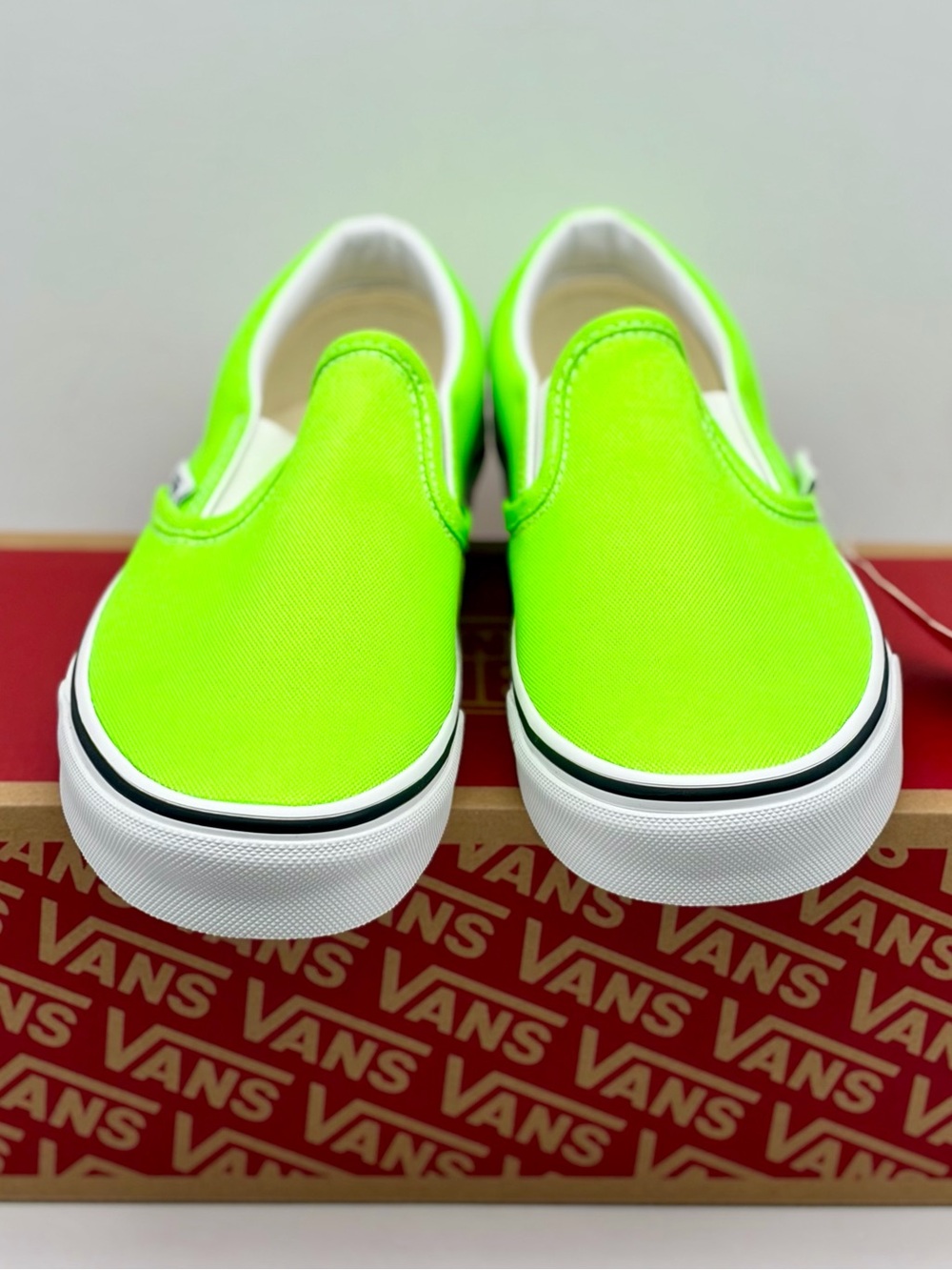 Vans Classic Slip-On Sneakers - Neon Green Women’s 7 - Picture 4 of 9